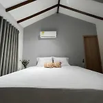 Stylish 5-Br Apartment In Medellin\'S Trendiest Spot, Walk Everywhere!