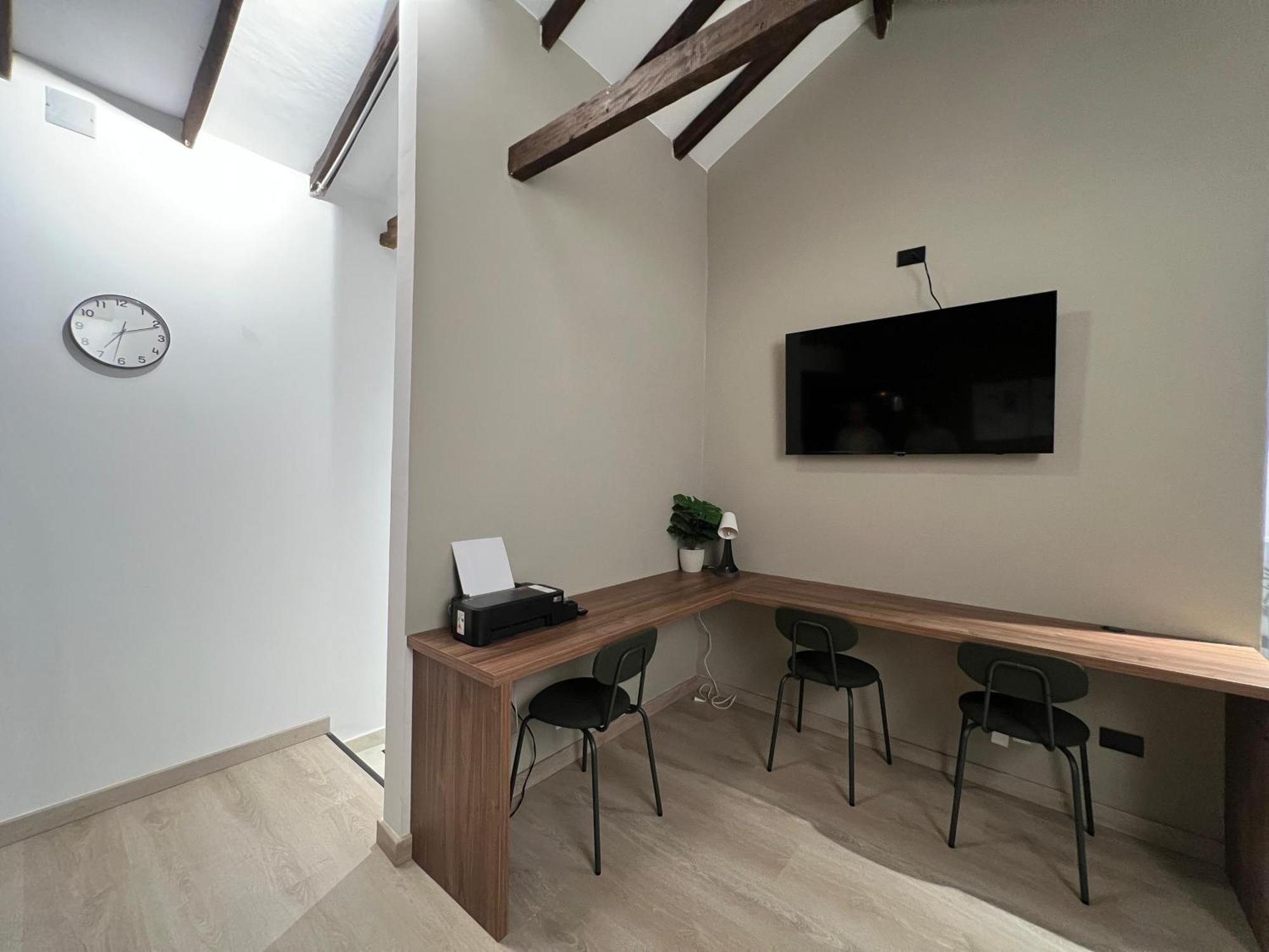 Stylish 5-br In Medellin's Trendiest Spot, Walk Everywhere! Medellin